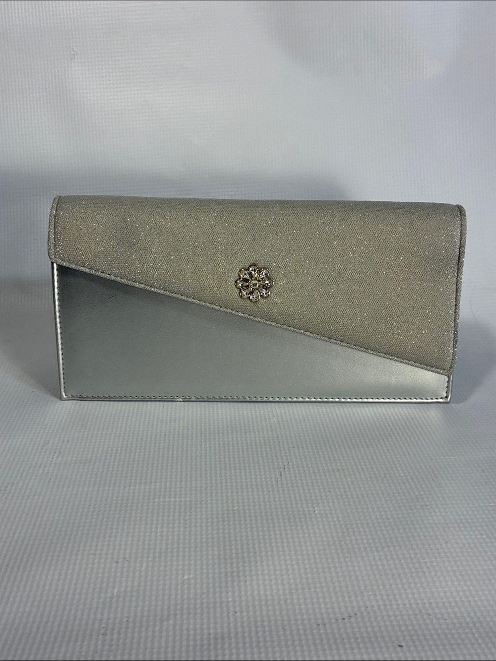 Elegant Silver Evening Clutch with Rhinestone Accent